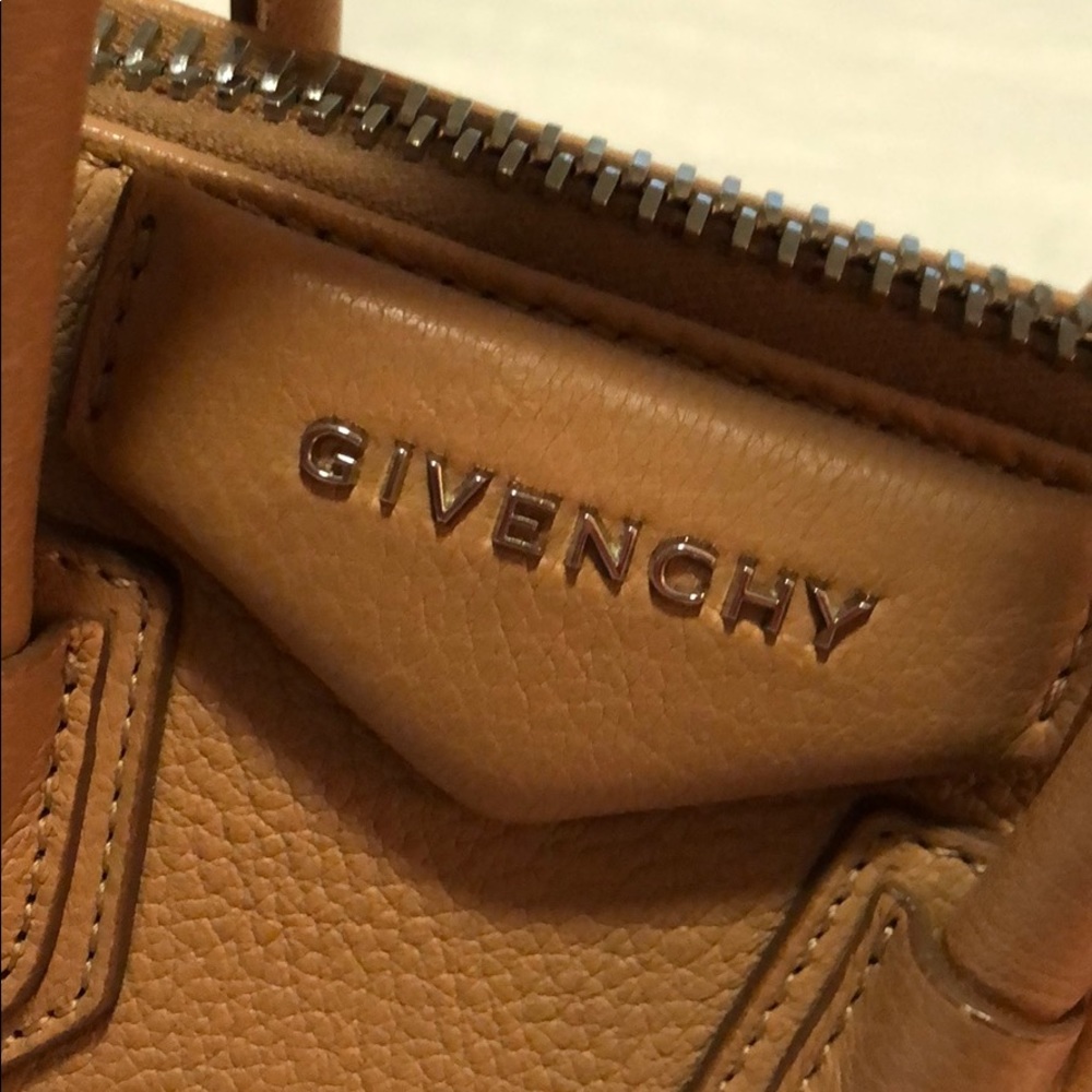 Givenchy Mini Antigona Bag - Picture 6 of 11